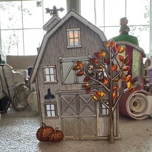 Bath & Body Works White and Orange Holiday Decor Wallflower